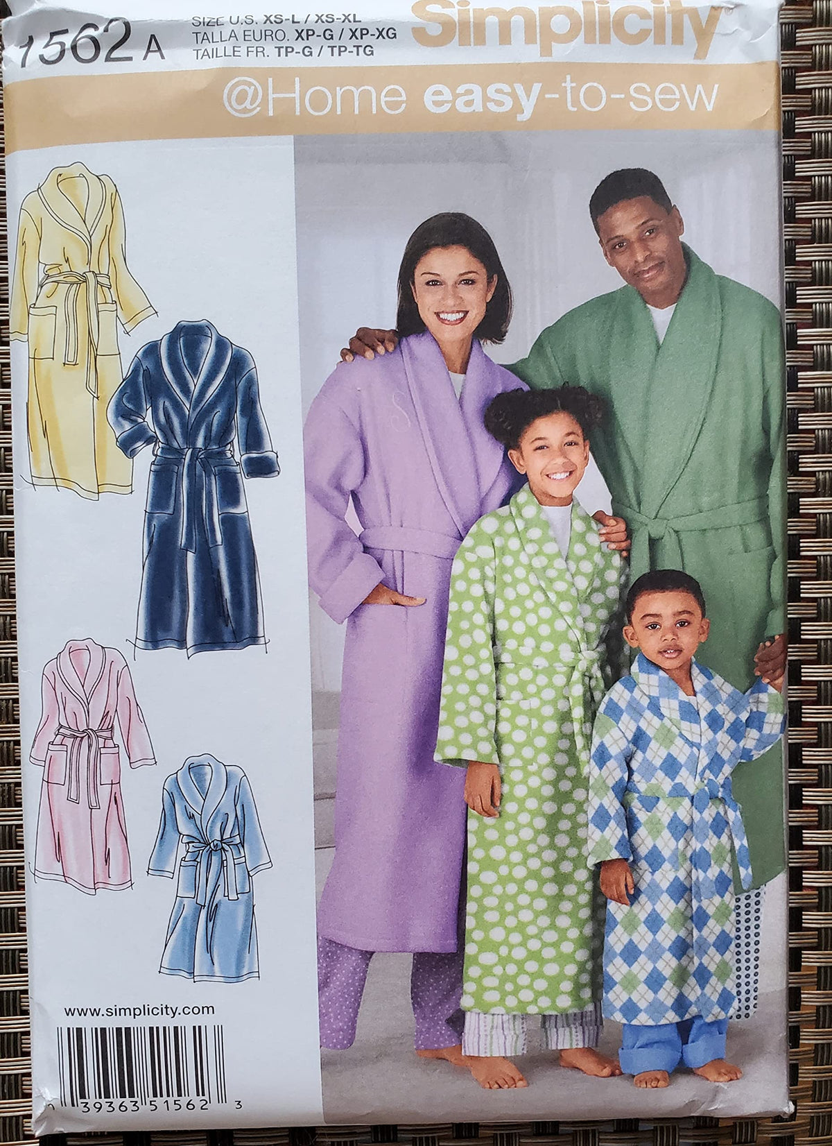 Simplicity 1562 Easy-to-Sew Children's, Teens' & Adults' Robe Sewing Pattern, Youth Sizes XS-L & Adult Sizes XS-XL